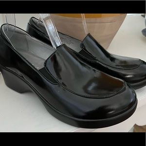 ALEGRIA EMM-011 BLACK PATENT LEATHER SLIP ON SHOES SIZE 40 9.5 NWOT